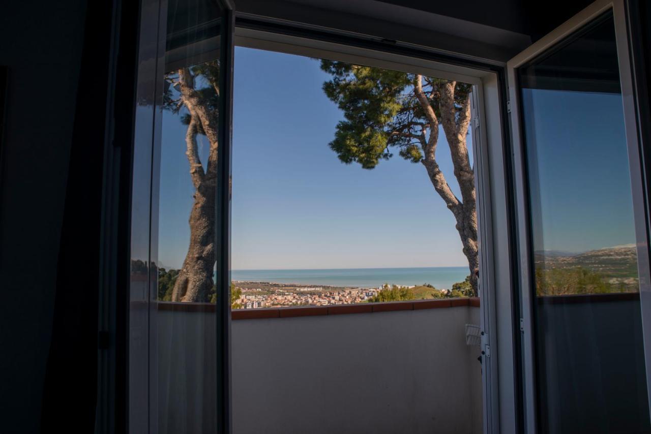 B&B Luna Blu Montesilvano Marina Buitenkant foto